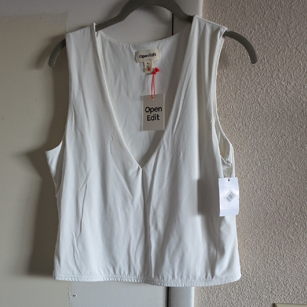 Open Edit White V-Neck Crop Tank Top 1️⃣
